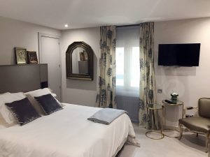 Dormitorio con interiorismo realizado por el estudio de interiores Libia Bárcenas